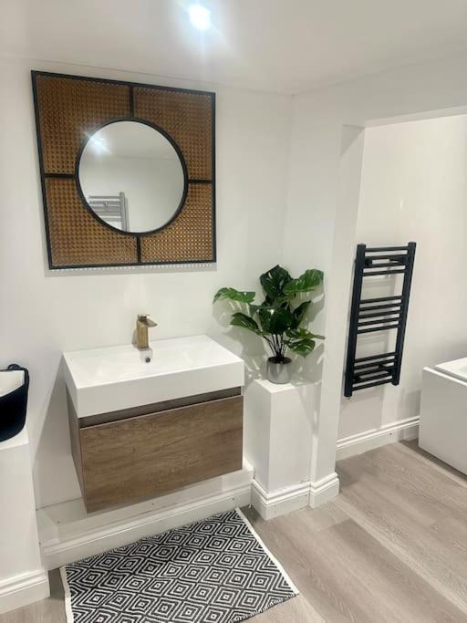 Cosy Stylish Studio Apartment Trowbridge Εξωτερικό φωτογραφία