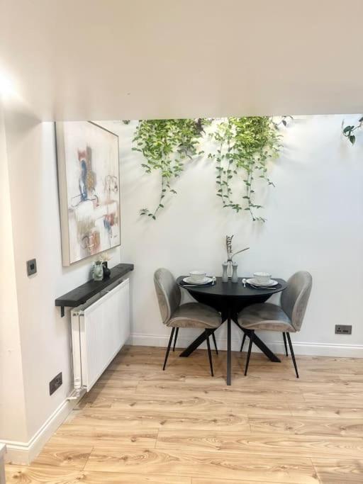 Cosy Stylish Studio Apartment Trowbridge Εξωτερικό φωτογραφία