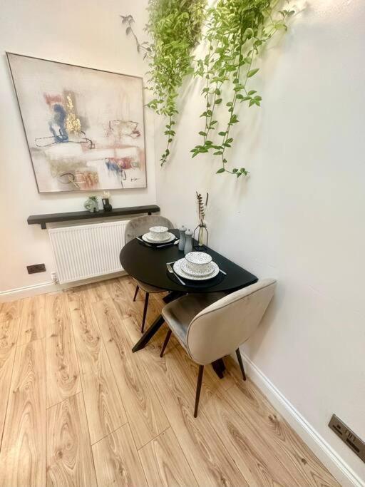 Cosy Stylish Studio Apartment Trowbridge Εξωτερικό φωτογραφία